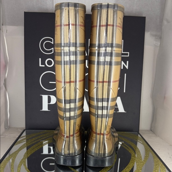 Burberry Tan Plaid Winter & Rain Boots - Picture 6 of 11